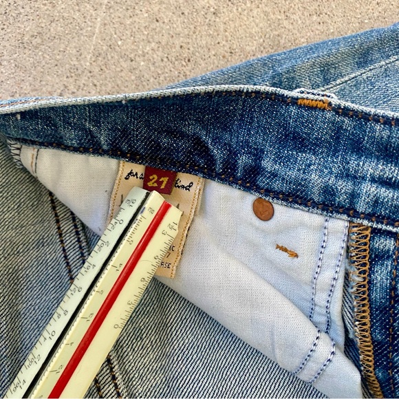 7 for all Mankind size 27 button fly - Picture 6 of 8